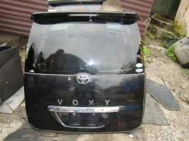 Дверь пятая   TOYOTA VOXY AZR65  (Тойота Вокси) черный