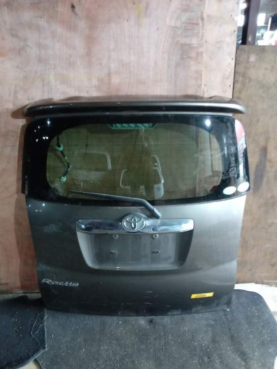 Дверь 5-я Toyota Ractis NCP100  серебро